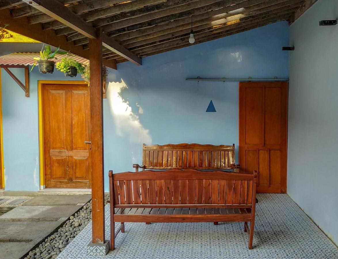Genthong Homestay Магеланг Екстериор снимка