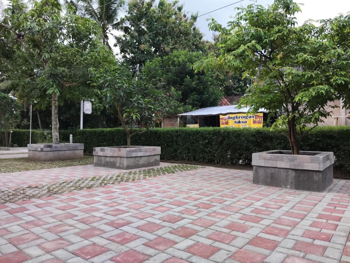 Genthong Homestay Магеланг Екстериор снимка