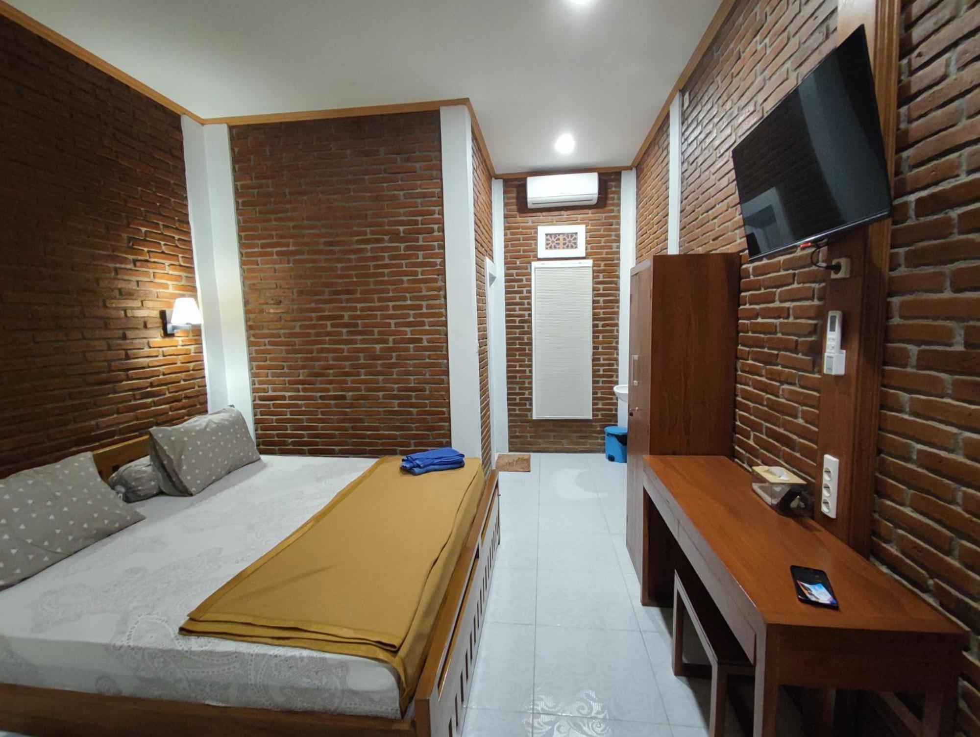 Genthong Homestay Магеланг Екстериор снимка