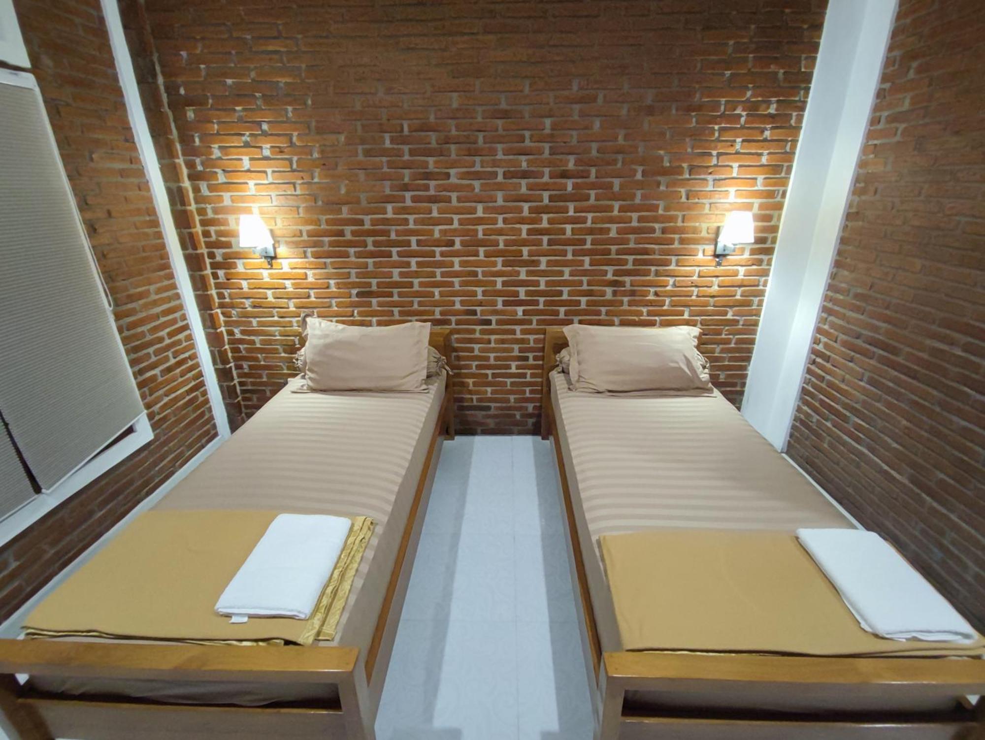 Genthong Homestay Магеланг Екстериор снимка