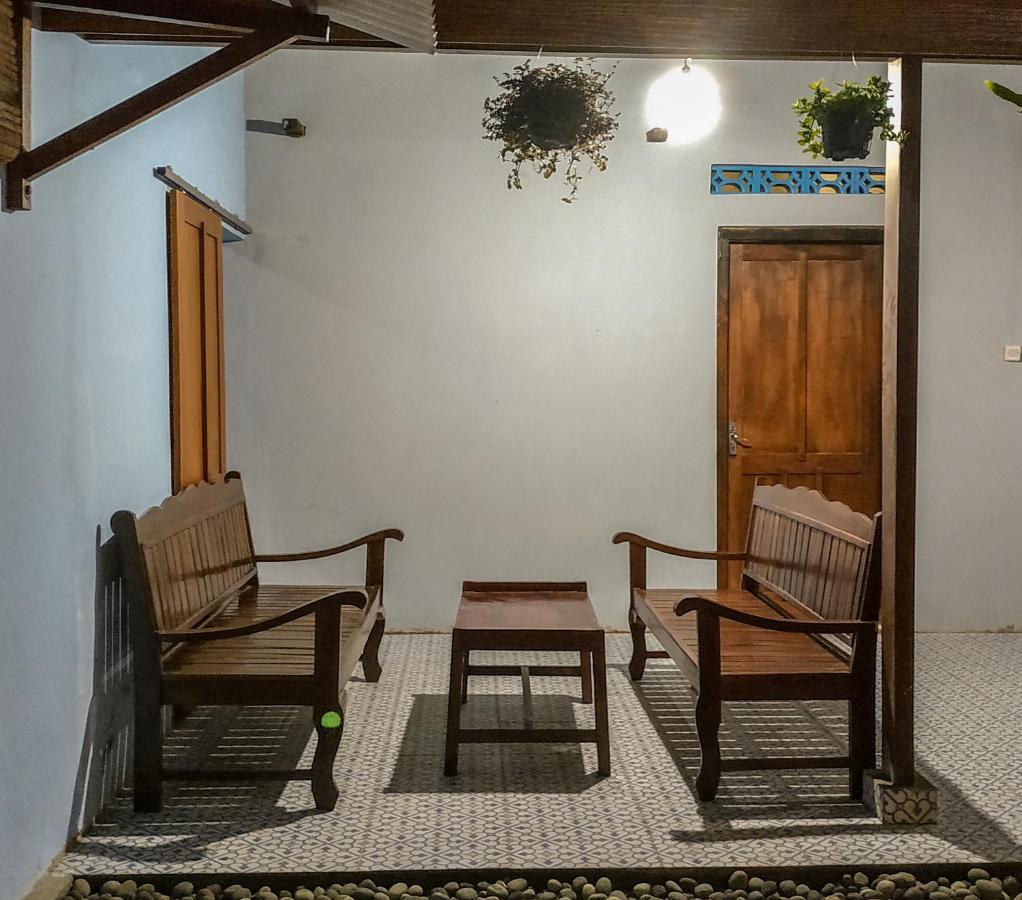 Genthong Homestay Магеланг Екстериор снимка